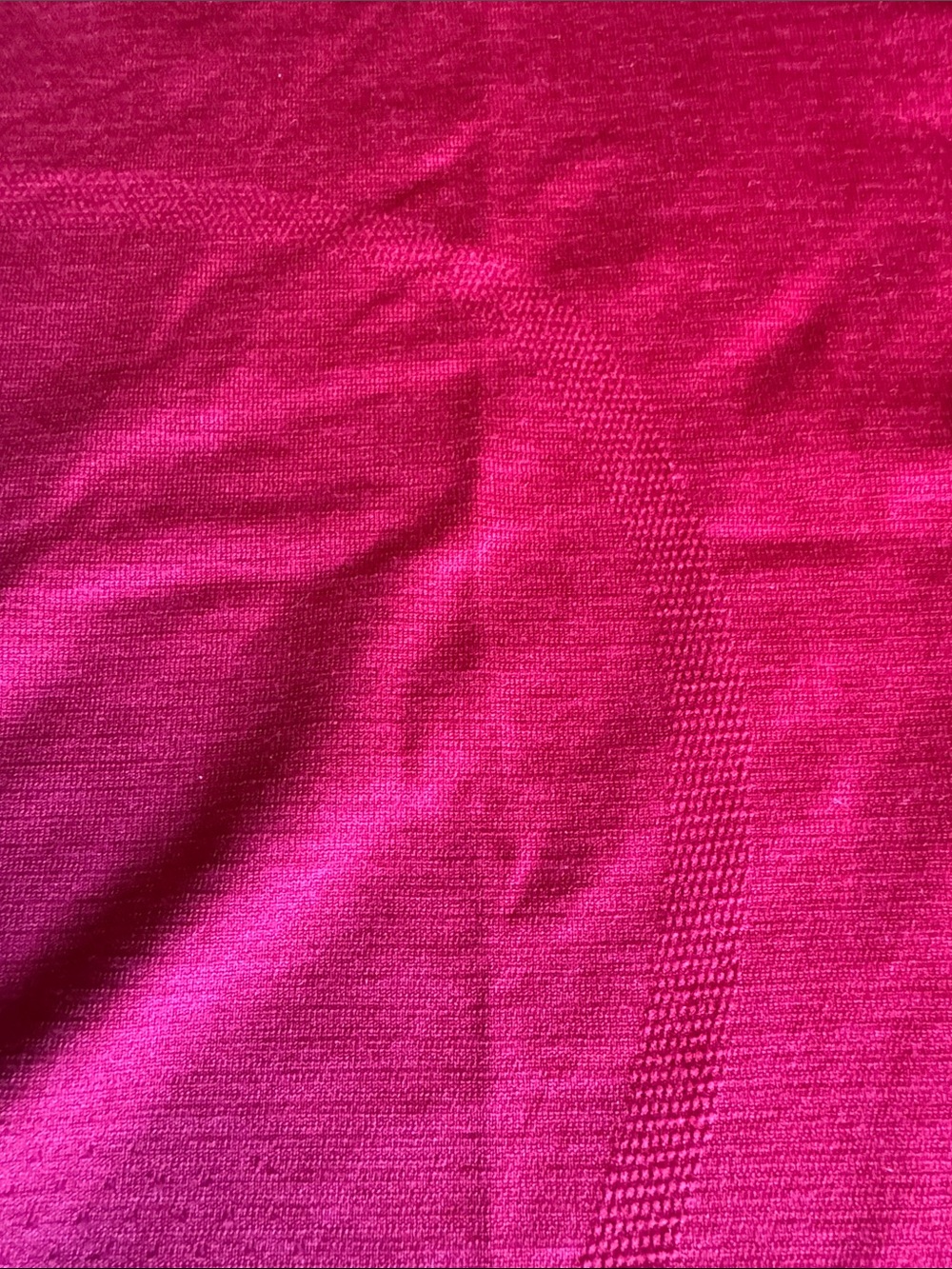 Lululemon swiftly tee hip length, red-size 8 tag removed-great condition - Picture 3 of 3